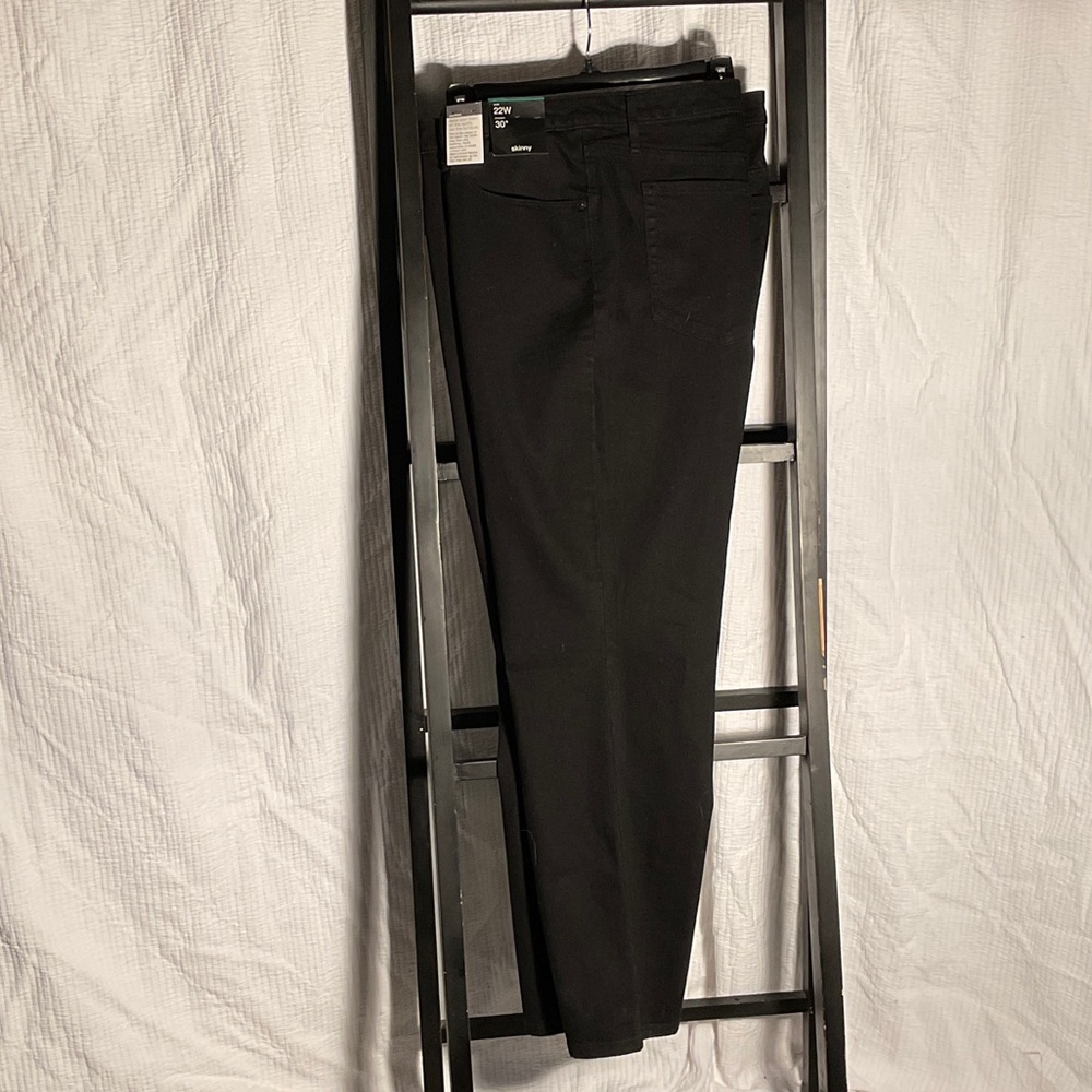 Pure Energy Black Skinny Jeans